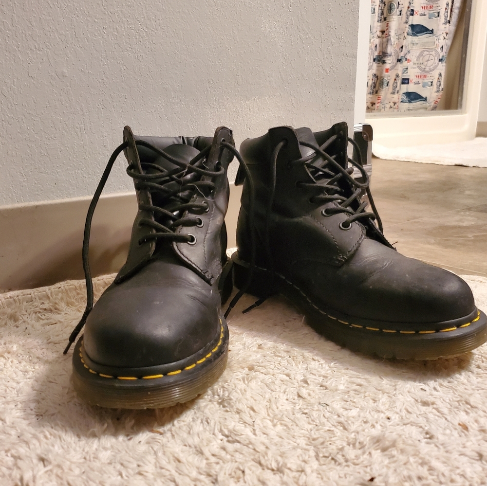 Doc Marten Low Boots